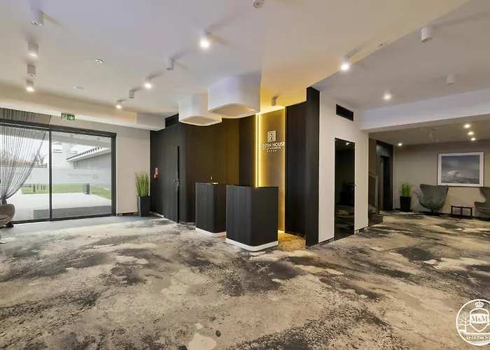 Westin House - M&m *